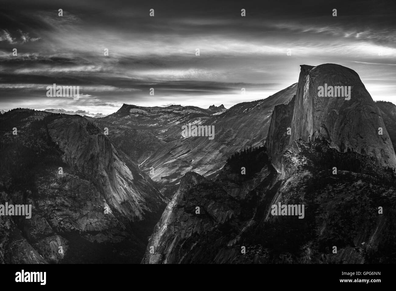 Yosemite National Park Californie soleil levant sur Demi Dôme tiré du Glacier Point Banque D'Images