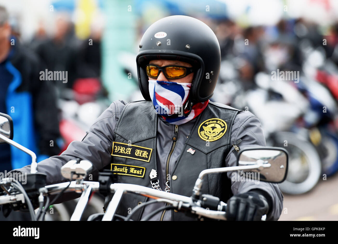 Brighton UK 4 Septembre 2016 - Des milliers de motards et rockers du monde entier prennent part à la réunion annuelle de l'Ace Cafe Brighton Burn Up événement tenu sur le front aujourd'hui . Les motocyclistes et les rockers convergent sur Madeira Drive sur le front de chaque année pour célébrer le fameux Ace café à Londres avec des groupes à l'affiche et des centaines d'étals de vente memorabilia Crédit : Simon Dack/Alamy Live News Banque D'Images