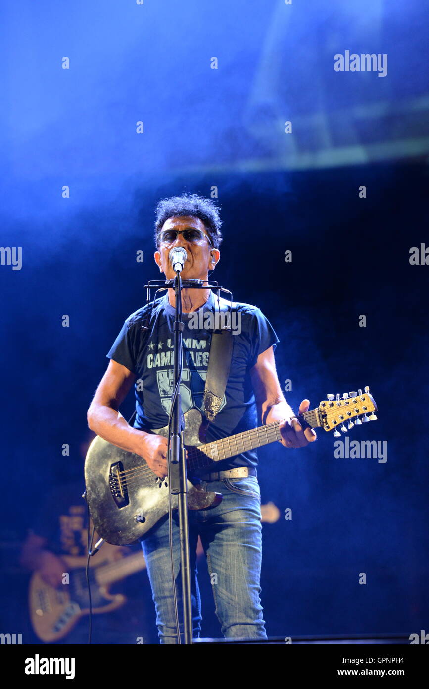 Août 13th, 2016 - Marina di Cardedu Edoardo Bennato Rocce Rosse assiste au Festival de Blues. Banque D'Images