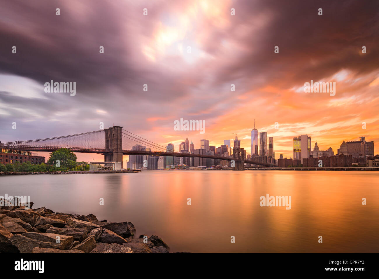 New York City skyline at Dusk. Banque D'Images
