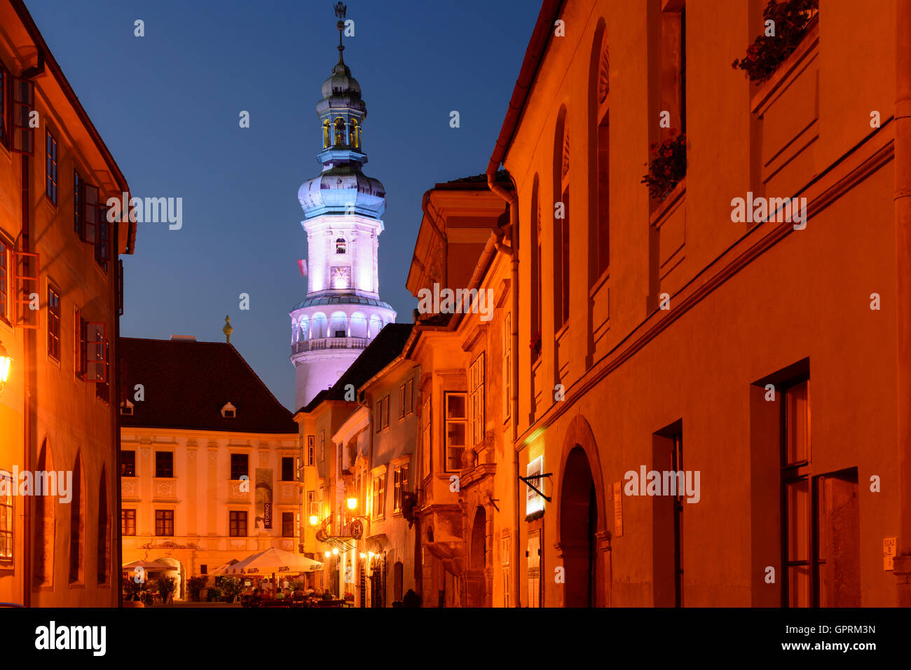 Vieille ville, Fö ter, tour à feu, restaurant à Sopron (Ödenburg), Hongrie Banque D'Images