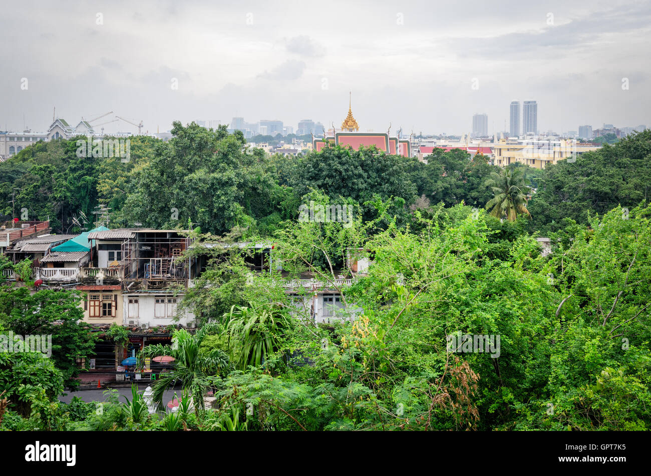 Bangkok - betweel contraste riches et pauvres maisons Banque D'Images