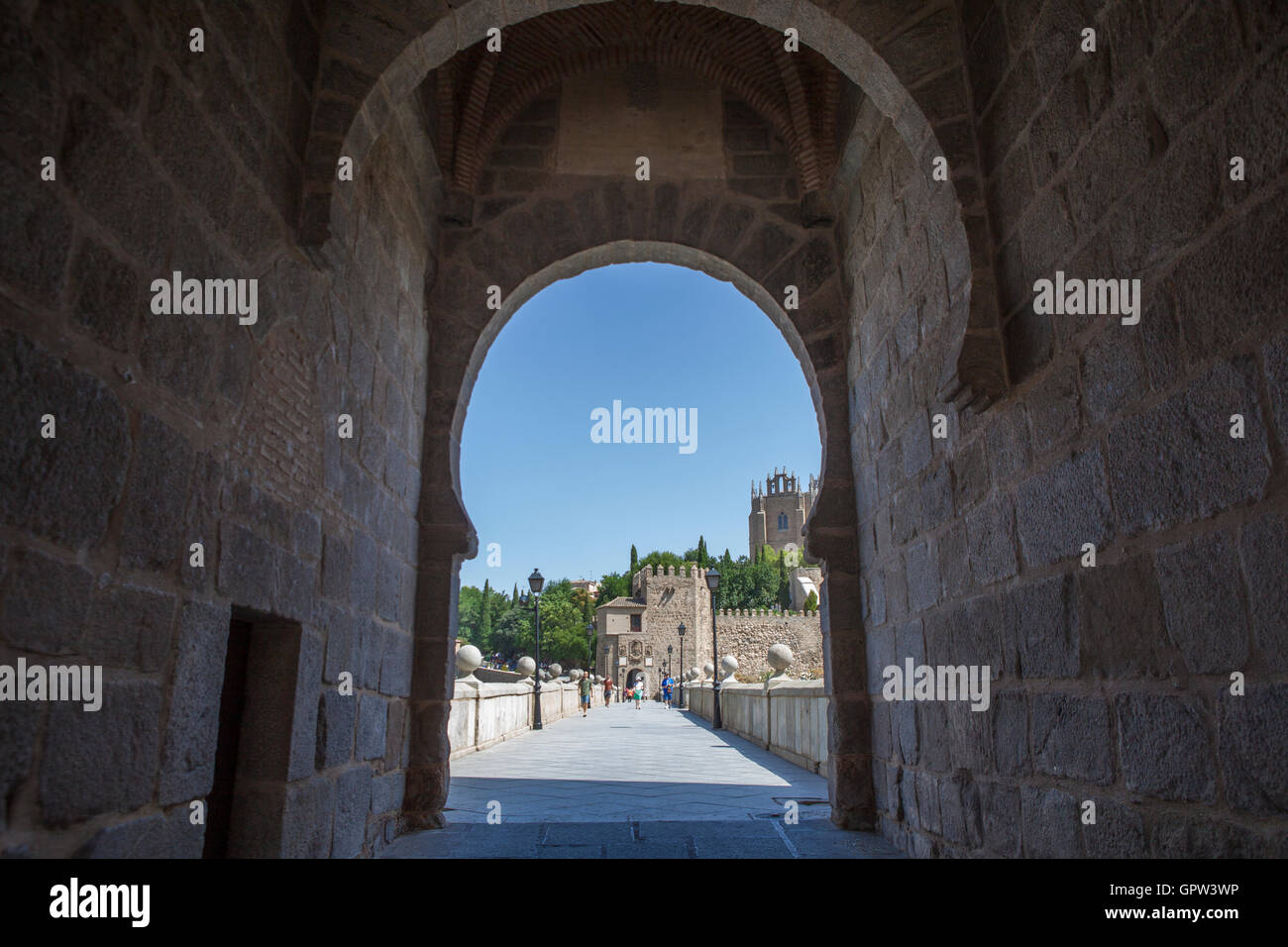 Saint Martin pont médiéval arch à Tolède, Espagne Banque D'Images