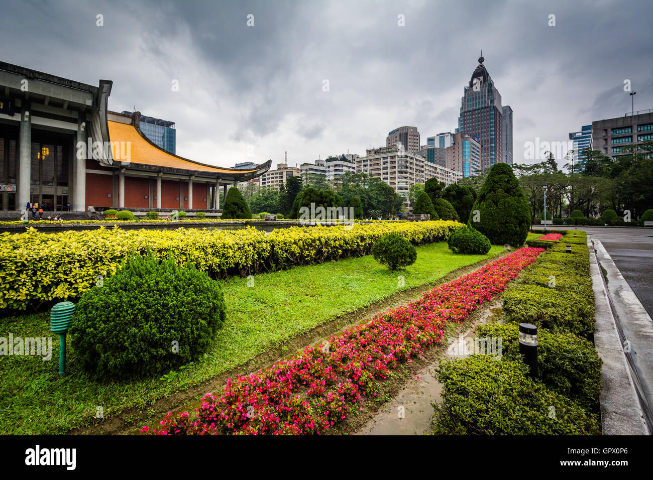 Jardins de la National Sun Yat-sen Memorial Hall dans le Xinyi District, Taipei, Taiwan. Banque D'Images