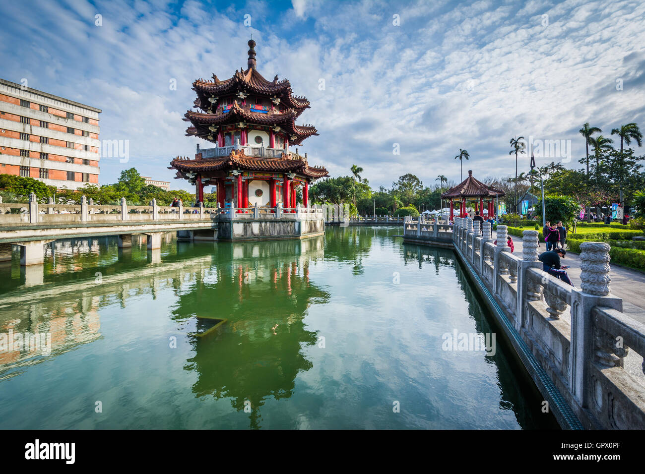 Bâtiment historique et de l étang à 2/28 de la paix, à Taipei, Taiwan. Banque D'Images