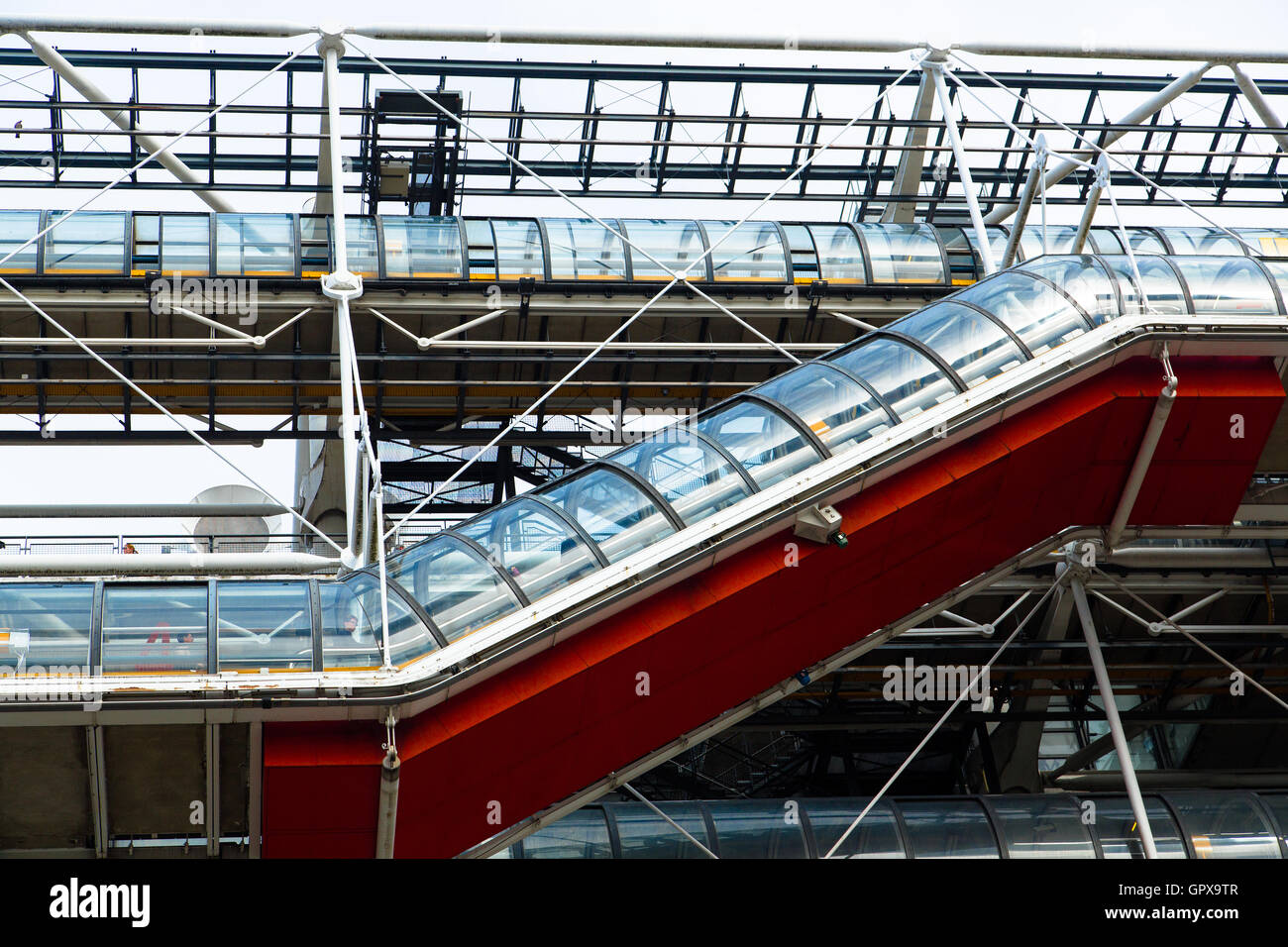 Le Centre Pompidou de Paris conçu dans le style d'architecture high-tech Banque D'Images