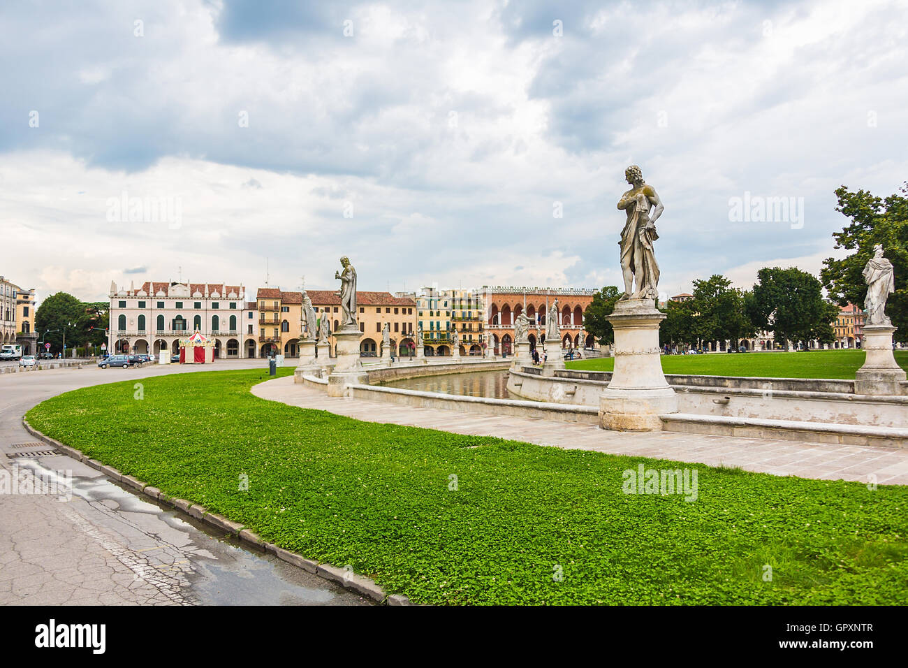 Padoue, Italie - 5 août 2016 : La Piazza de Prato della Valle, Padova, Italie. Banque D'Images