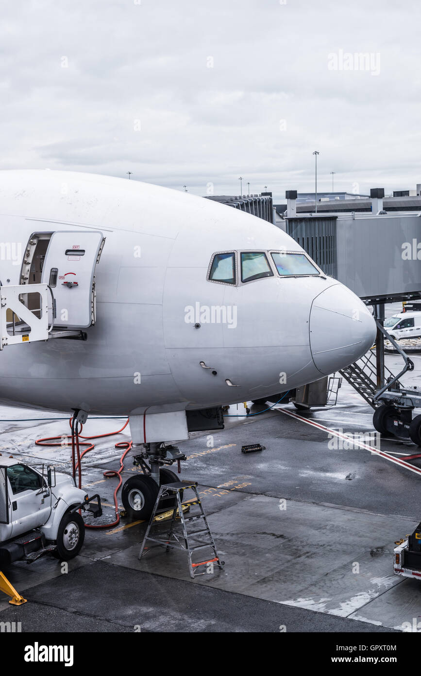 Singapore Airlines Boeing airplane prêt à décoller à l'Aéroport International de San Francisco Banque D'Images