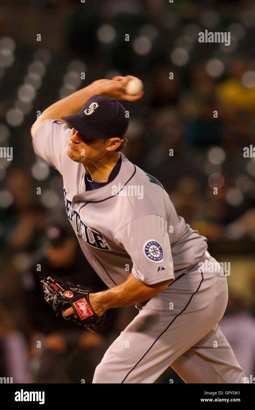 5 juillet 2011, Oakland, CA, USA, Seattle Mariners relief pitcher jamey wright (50) emplacements contre les athletics d'Oakland au cours de la dixième manche à o.co Coliseum. Banque D'Images