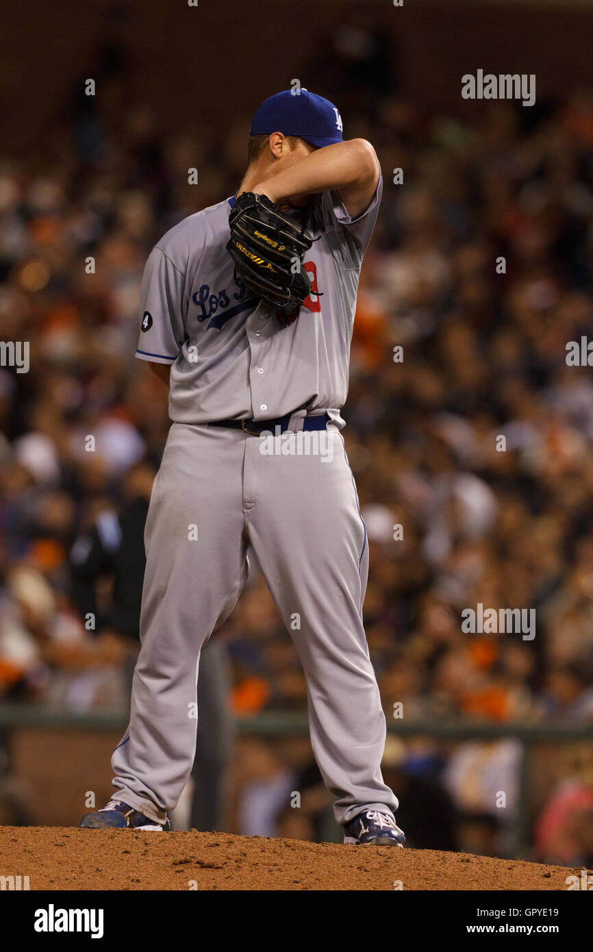 Juillet 18, 2011 ; San Francisco, CA, USA ; le lanceur partant des Dodgers de Los Angeles, Chad billingsley (58) réagit après l'abandon de quatre s'exécute au cours de la sixième manche contre les Giants de San Francisco à at&t park. Banque D'Images