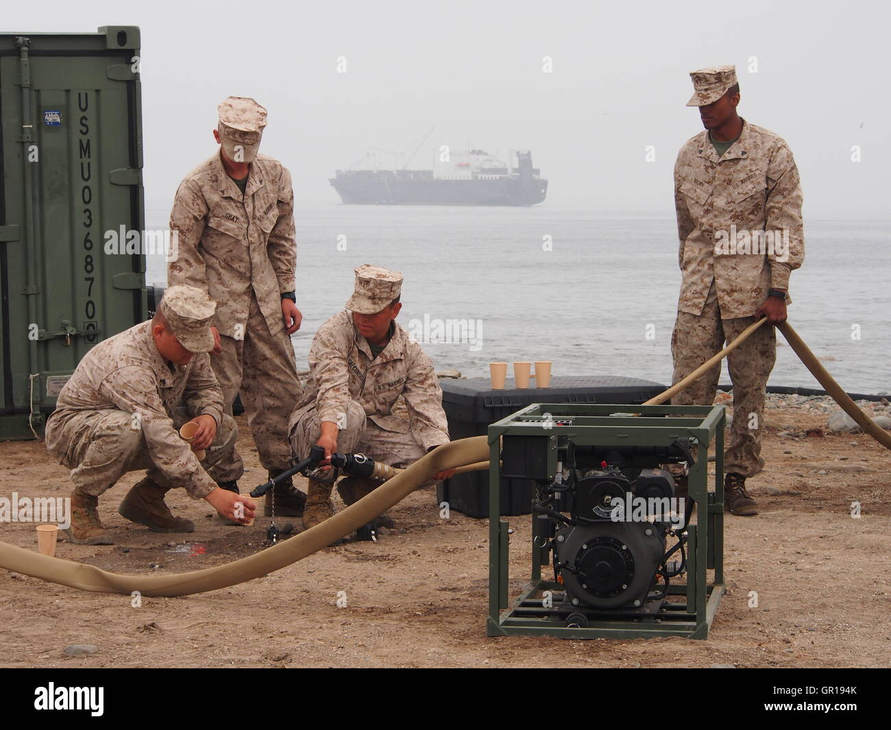 Lima, Pérou. 05 septembre 2016.Un groupe d'USMC faire une démonstration d'un système de purification de l'eau légère dans le cadre d'un groupe de travail sur l'USMC est arrivé à Lima, à bord de l'USNS Pililaau (T-AKR-304), pour les exercices d'humanitaire avec leurs homologues péruviens dans le cadre de l'exercice Koa Mohana.(C)/Fotoholica Granthon Carlos Garcia/Alamy Live News Banque D'Images