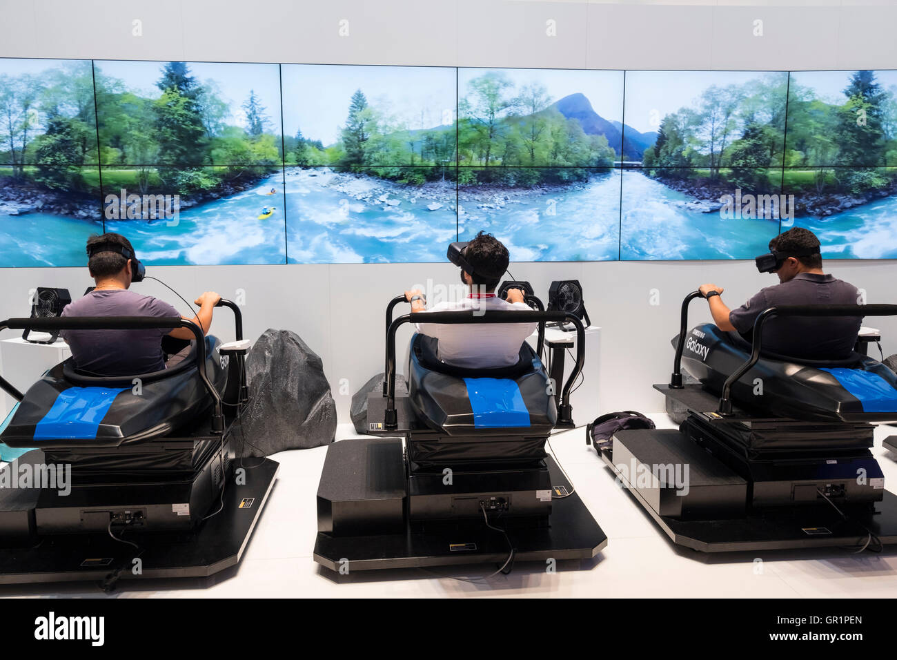 Samsung 3D réalité virtuelle, manèges de Samsung s'élèvent à 2016 IFA (Internationale Funkausstellung Berlin), Berlin, Allemagne Banque D'Images