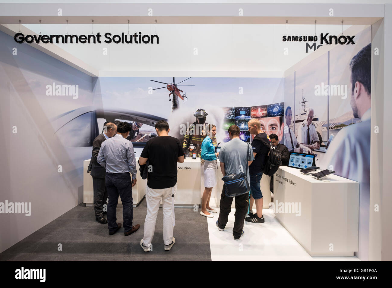 Système de sécurité Knox Samsung montrant les applications gouvernementales à 2016 IFA (Internationale Funkausstellung Berlin), Berlin, Germa Banque D'Images