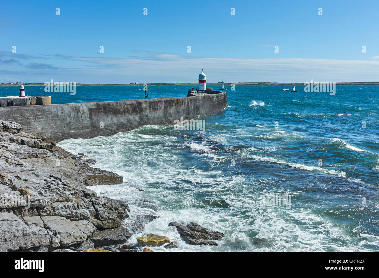 Petit-déjeuner et phare de Castletown par une journée venteuse Banque D'Images