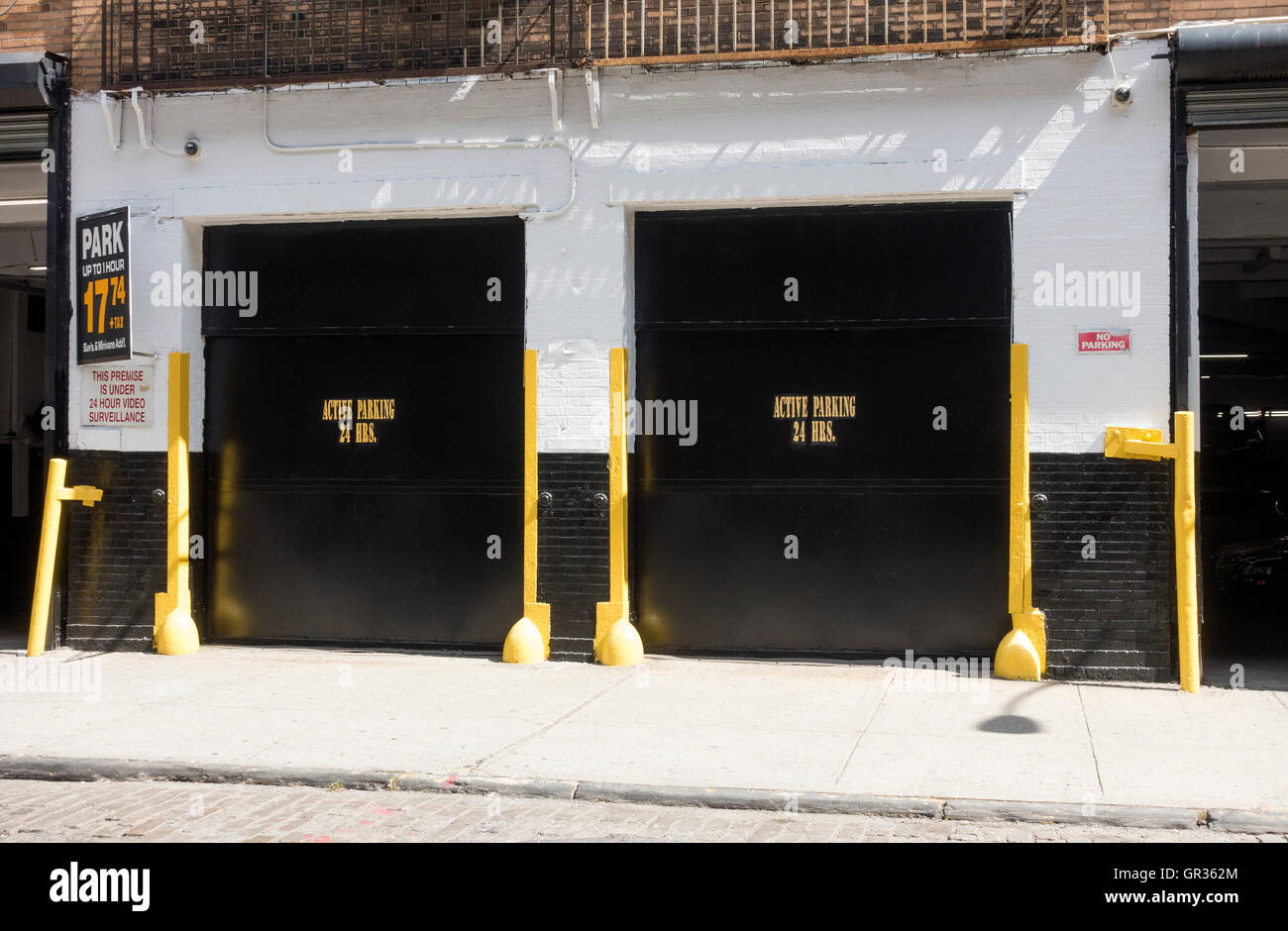 Parking payant dans un garage de la ville de New York Banque D'Images