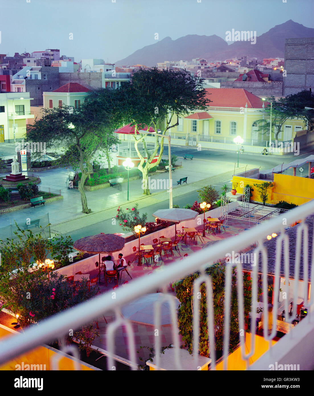 La vue depuis le balcon de la chambre n°216 à l'hôtel Porto Grande, Mindelo Sao Vincente. Banque D'Images