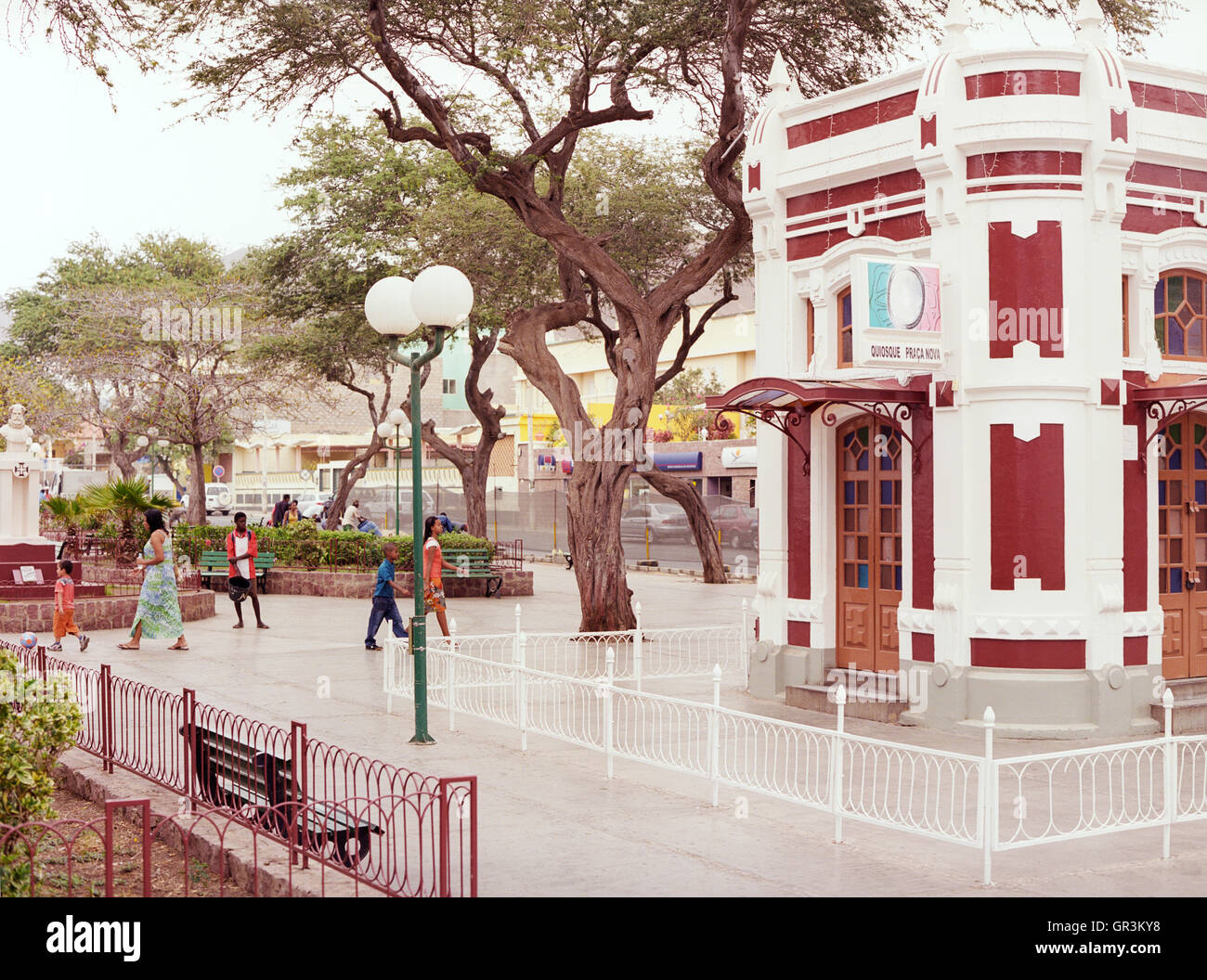 La place Praça Amilcar Cabral. Mindelo Sao Vincente. Îles du Cap Vert, l'Afrique. Banque D'Images
