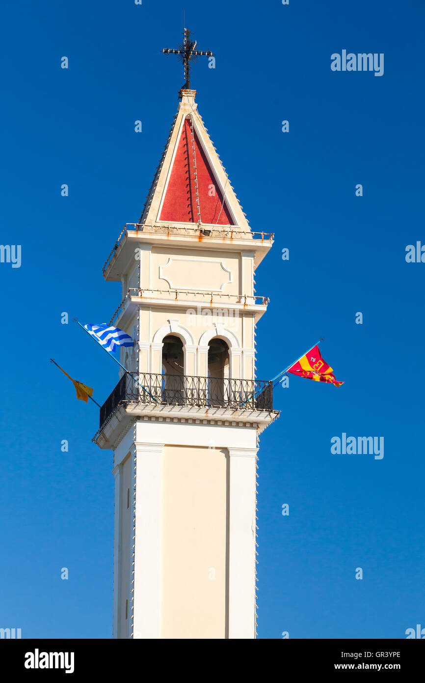 Clocher de drapeaux. L'église Agios Dionysios de Zakynthos, île grecque dans la mer Ionienne Banque D'Images