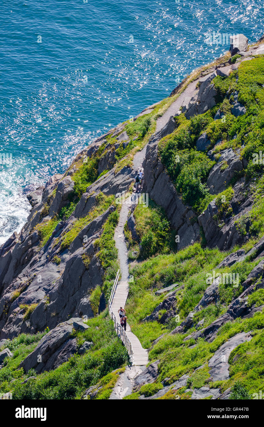 Cabot Trail - journée d'été lumineux - les gens faire de la randonnée le long de la Piste Cabot, à Saint-Jean de Terre-Neuve, Canada. Banque D'Images
