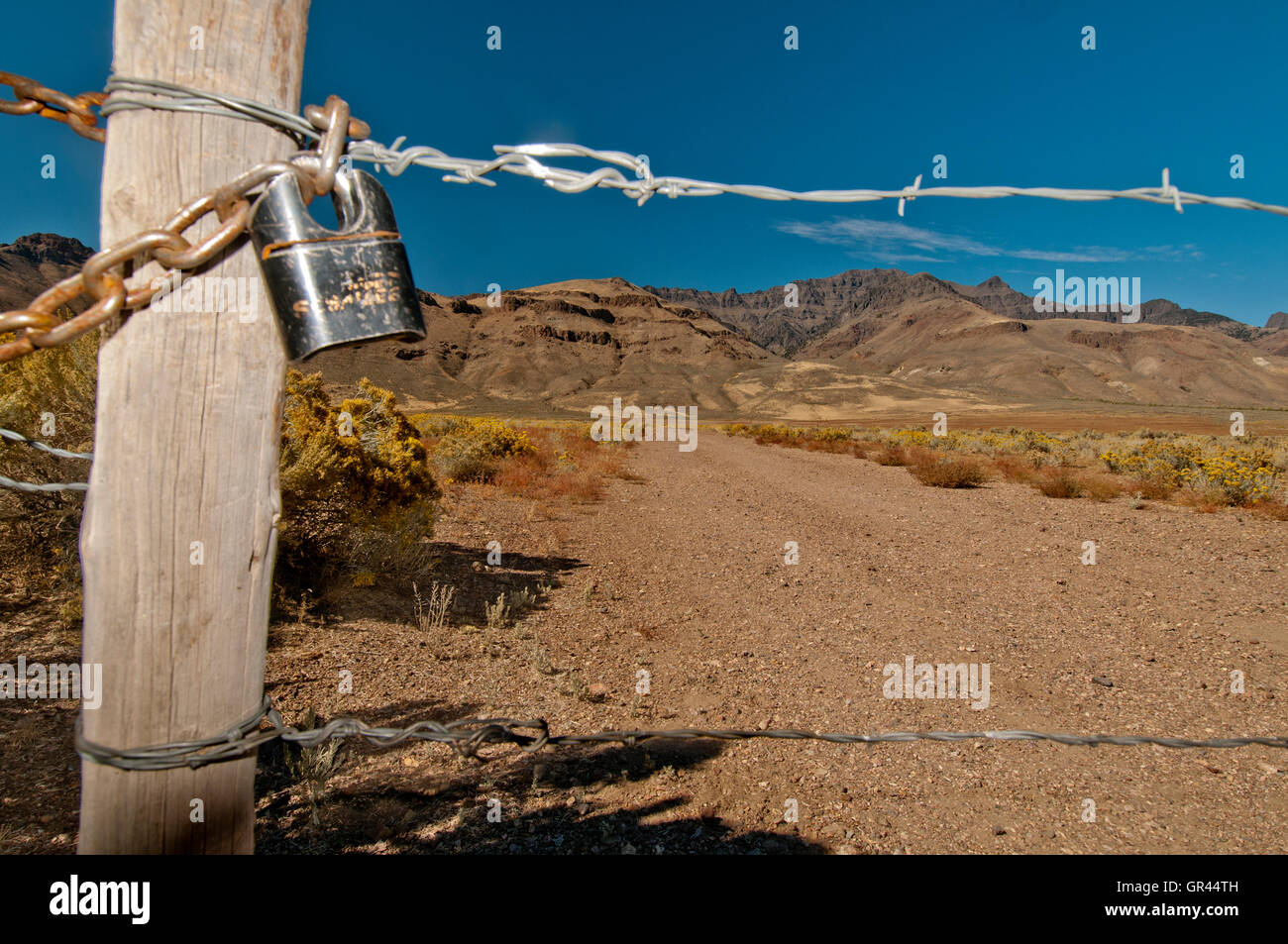 Portail fermé le blocage de l'accès à des terres publiques ; Steens Mountain, New York Banque D'Images