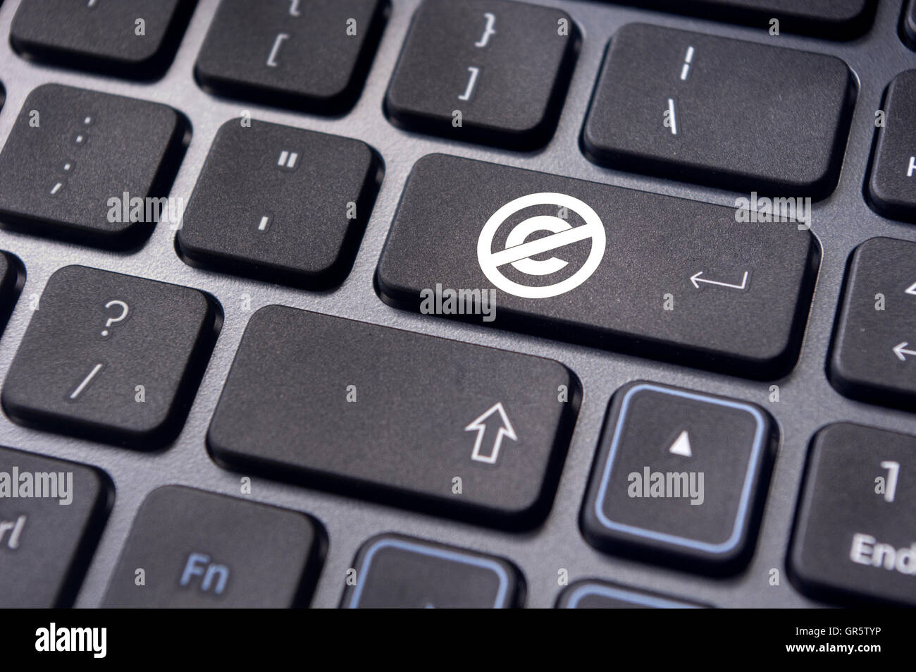 Un pas de copyright ou marque du domaine public sur le clavier Photo Stock  - Alamy