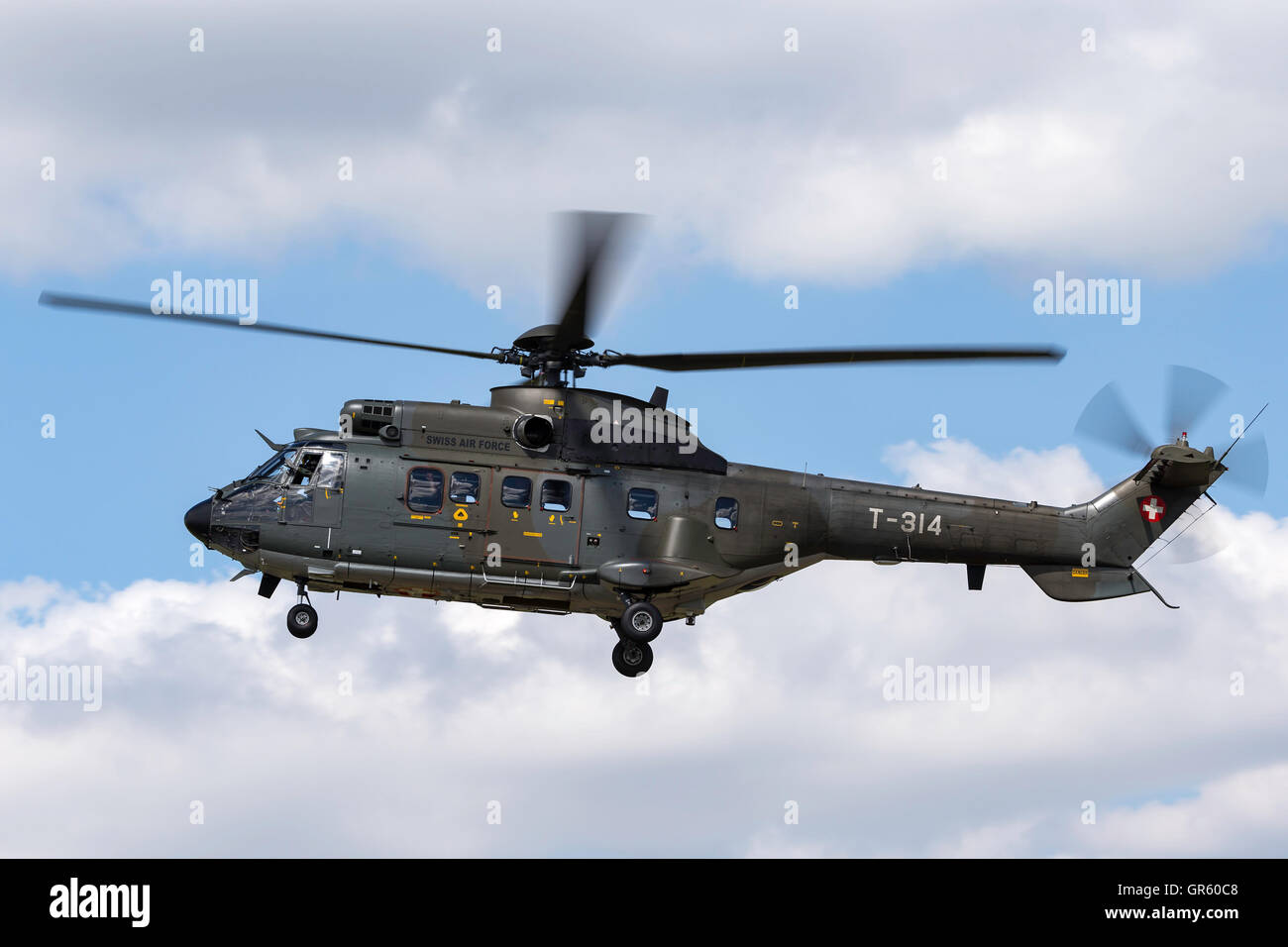 cougar-helicopters-banque-de-photographies-et-d-images-haute