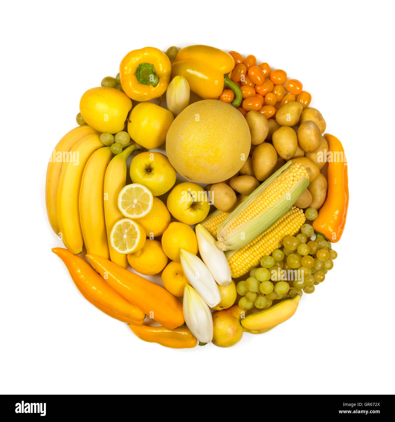 Cercle de les fruits et légumes jaunes isolé sur fond blanc Banque D'Images