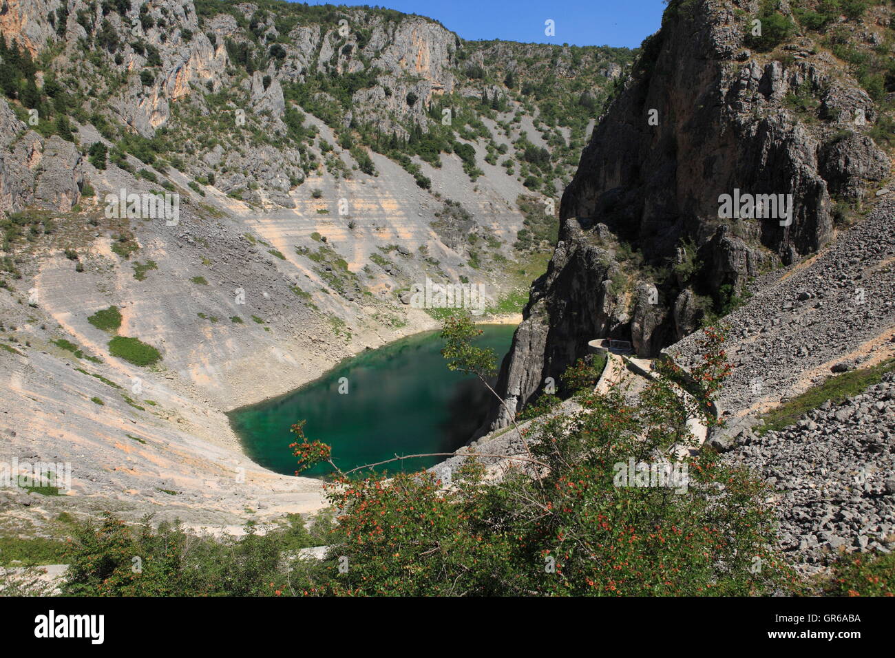 Lac Modro jezero, bleu d'environ 100 mètres de profondeur, Imotski, Italy, Europe Banque D'Images