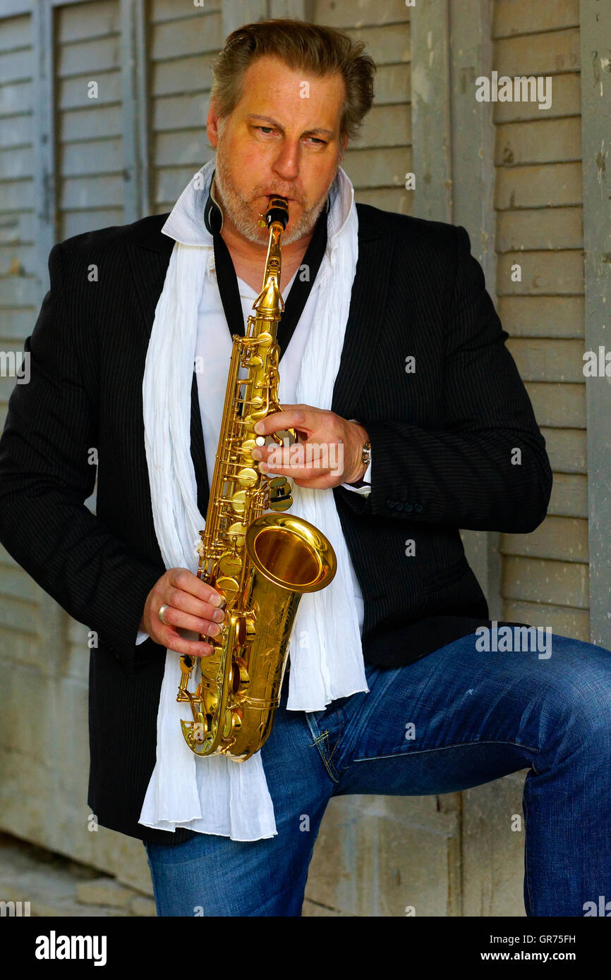 Homme avec Saxophone Banque D'Images