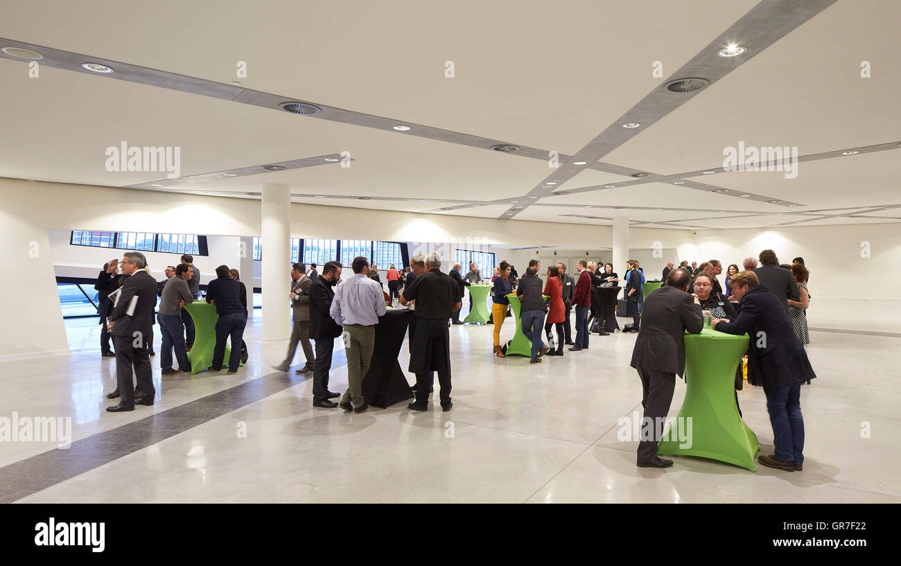 Polyvalent à l'intérieur d'utiliser. Centre du Congrès, Mons, Belgique. Architecte : Libeskind, 2015. Banque D'Images