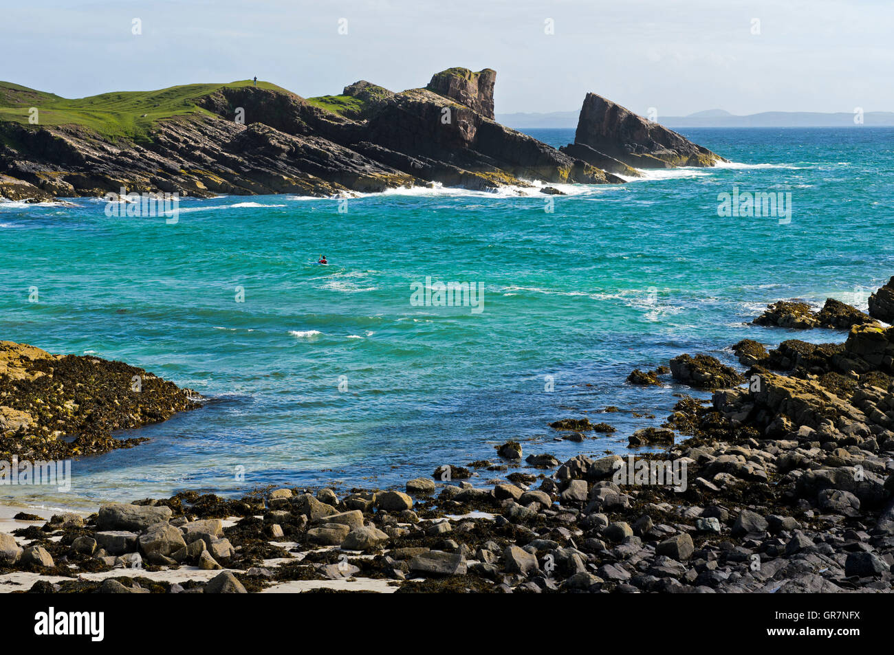 Clachtoll Bay, Split Rock derrière, Clachtoll, Assynt, Ecosse, Royaume-Uni Banque D'Images