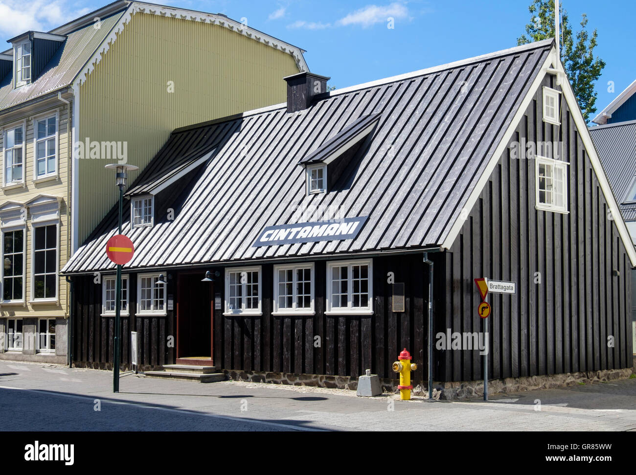 Plus ancienne maison aujourd'hui un restaurant de style traditionnel ancien bâtiment de bois. Aðalstraeti, Reykjavik, Islande Banque D'Images
