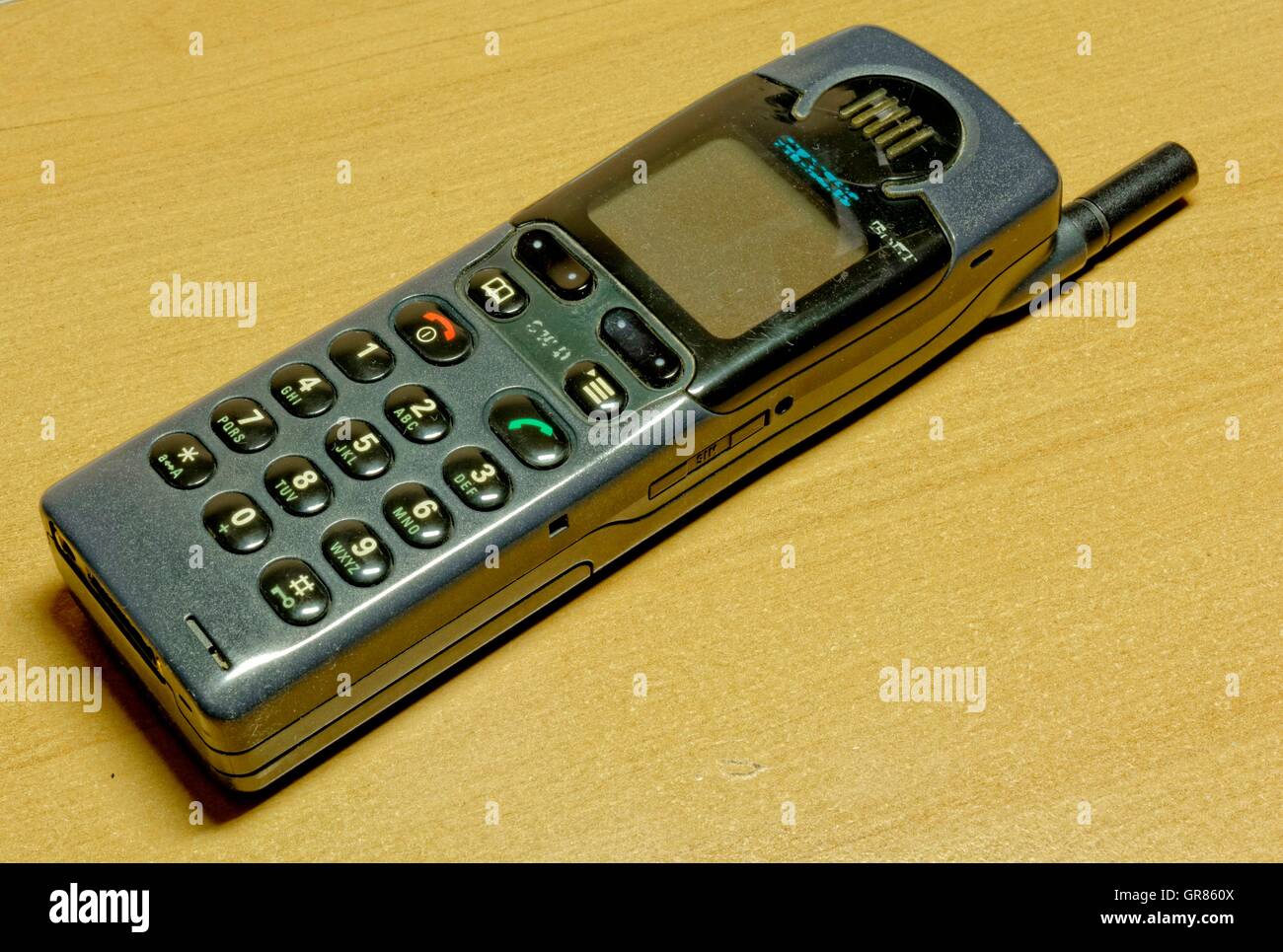 Ancien Téléphone Mobile , Antenne de téléphone mobile Banque D'Images