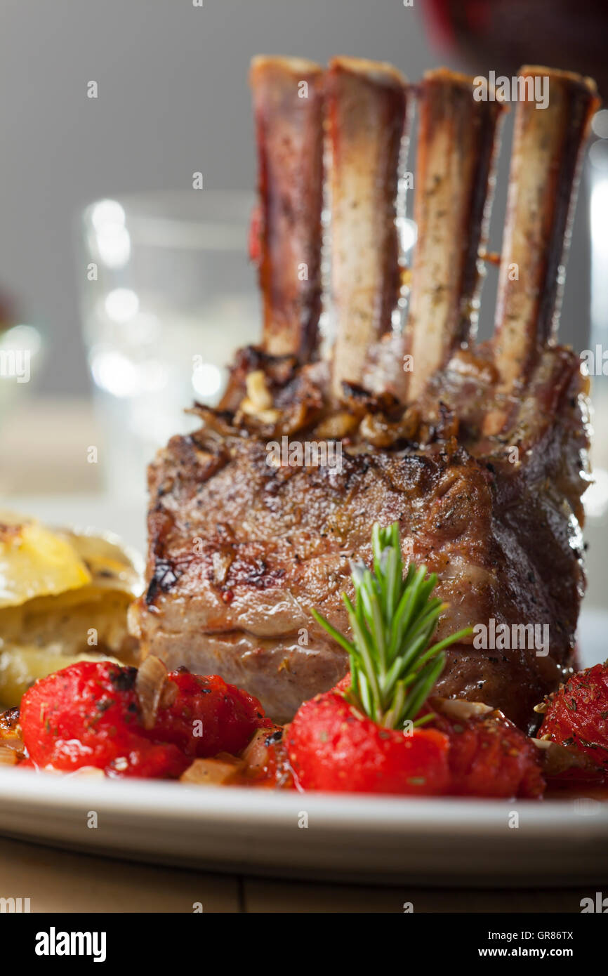 Rôti d'agneau Banque de photographies et d’images à haute résolution ...
