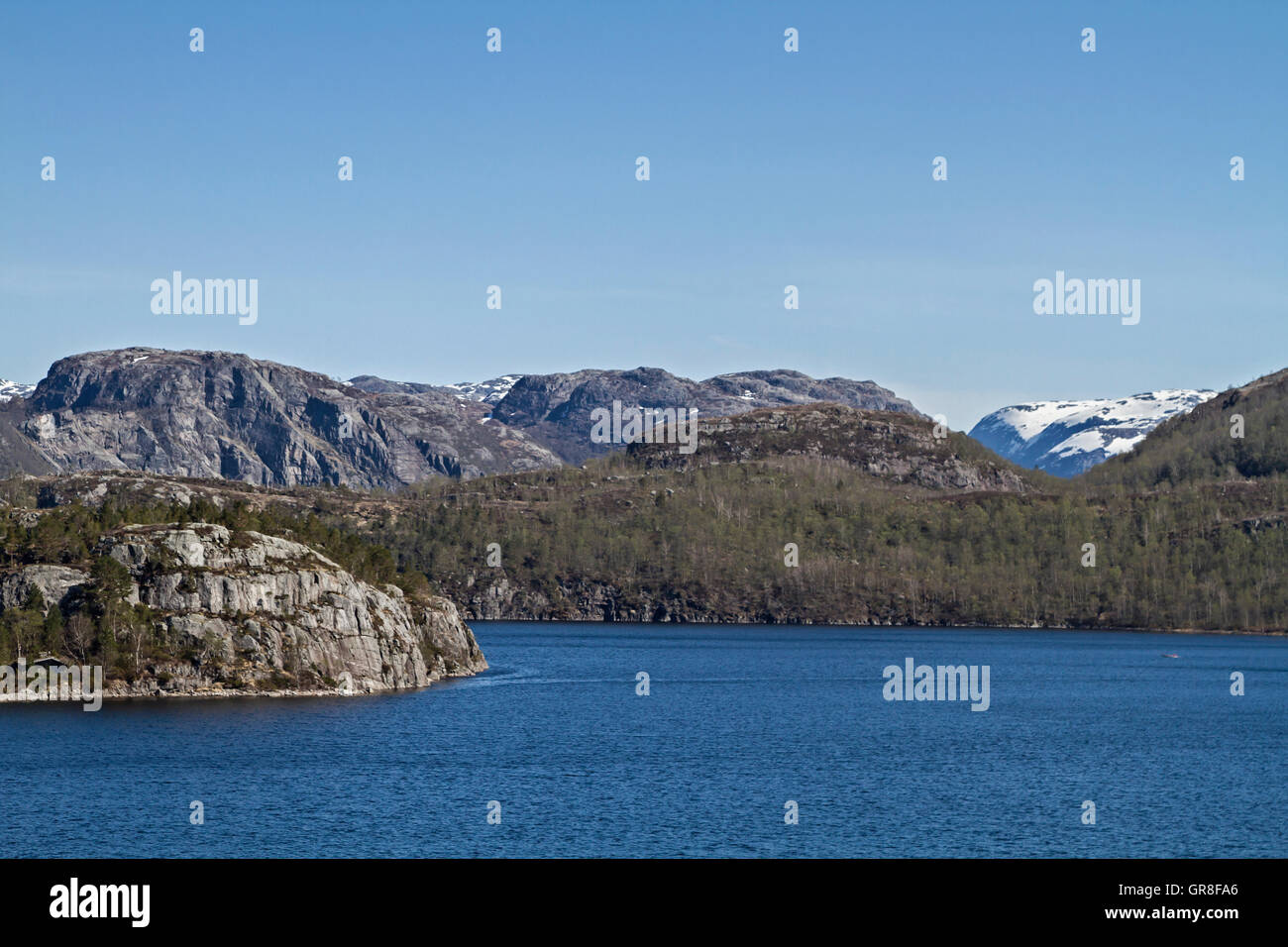 Lac sur la Montagne de la selle dans le sud de la Norvège Sirdalen Giljastølen Banque D'Images