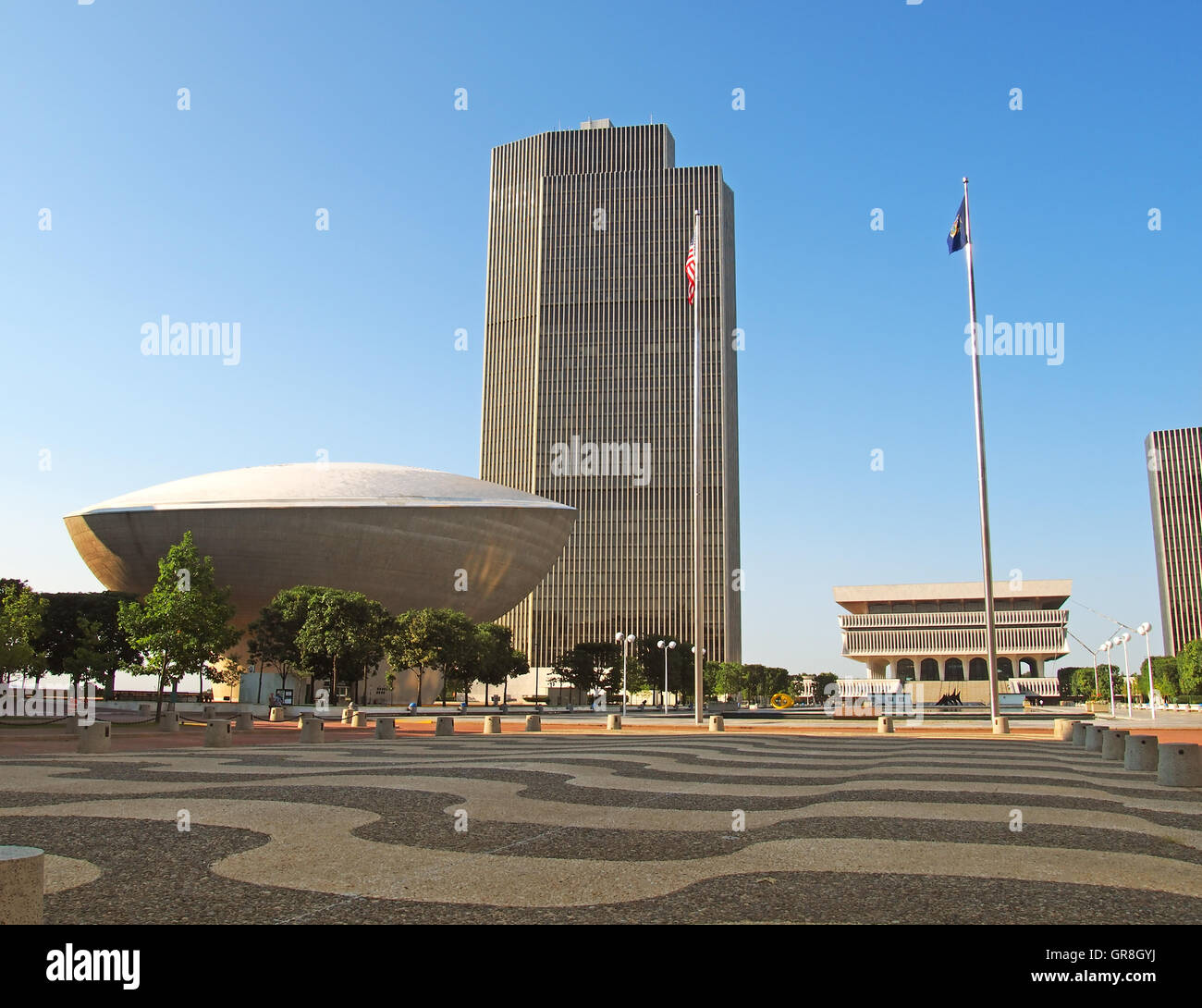 Albany, New York, USA. Septembre, 4,2016. Vue sur l'Empire State Plaza avec l'Œuf et New York State Museum Banque D'Images