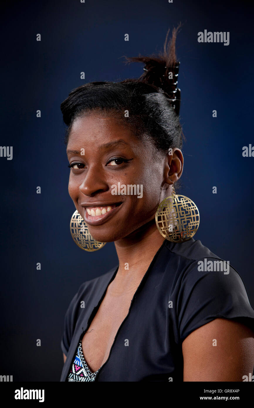 Irenosen Okojie, les Britanniques l'écrivain nigérian, conservateur des arts et Chef de projet, à l'Edinburgh International Book Festival. Edimbourg, Ecosse. 28 août 2016 Banque D'Images