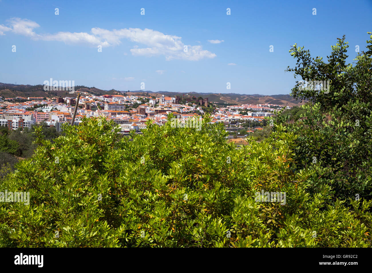 Vue de la cathédrale et du château de Silves avec, Algarve, Portugal, Europe Banque D'Images