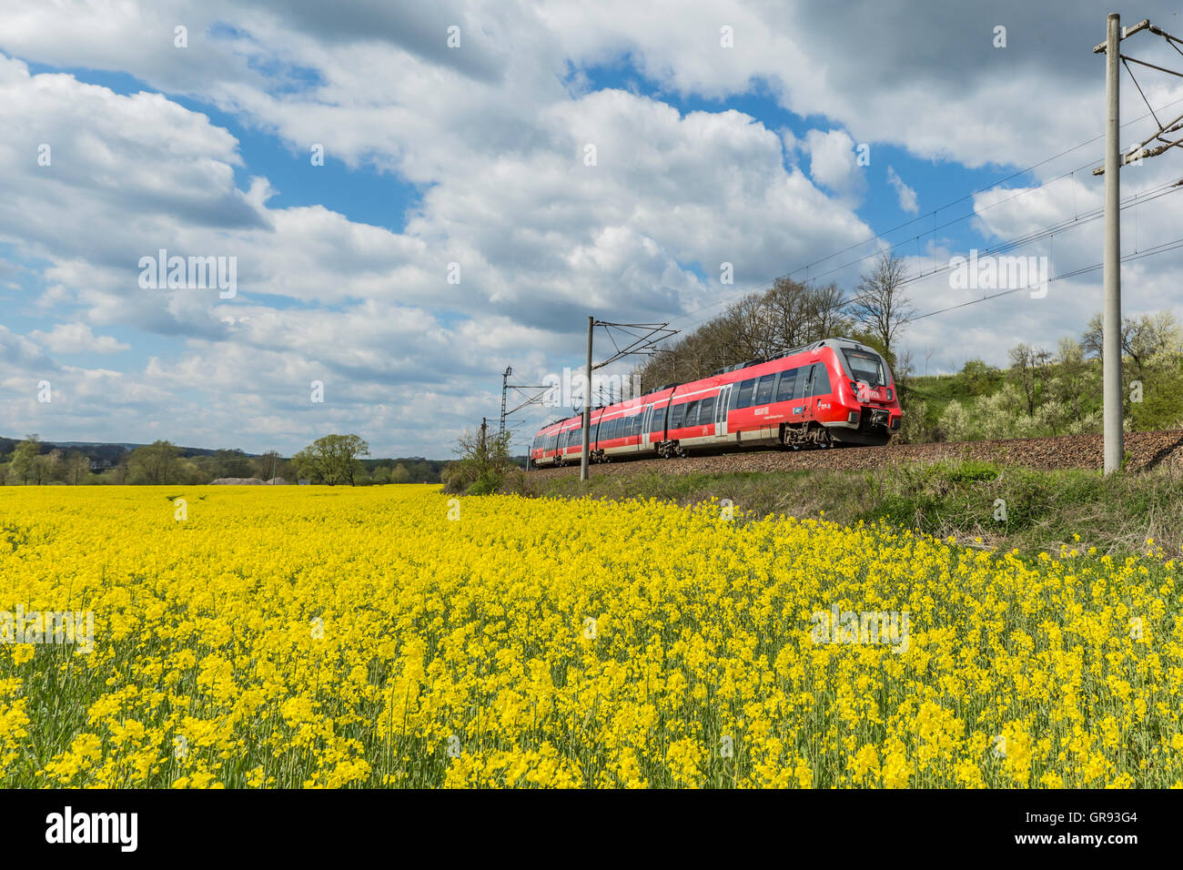 Talent-2 Wagons de la Deutsche Bahn En Orlamünde, Thuringe, Allemagne Banque D'Images