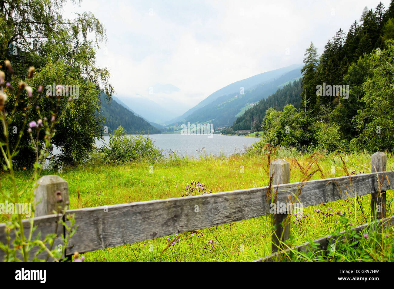 Lac Zoggler à Val D Ultimo au Tyrol du Sud en été Banque D'Images