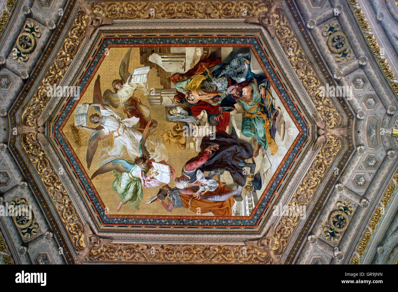 Des peintures au plafond au musée du Vatican, Italie. Toit orné dans la chambre des cartes à musée du Vatican à Rome, Italie Banque D'Images