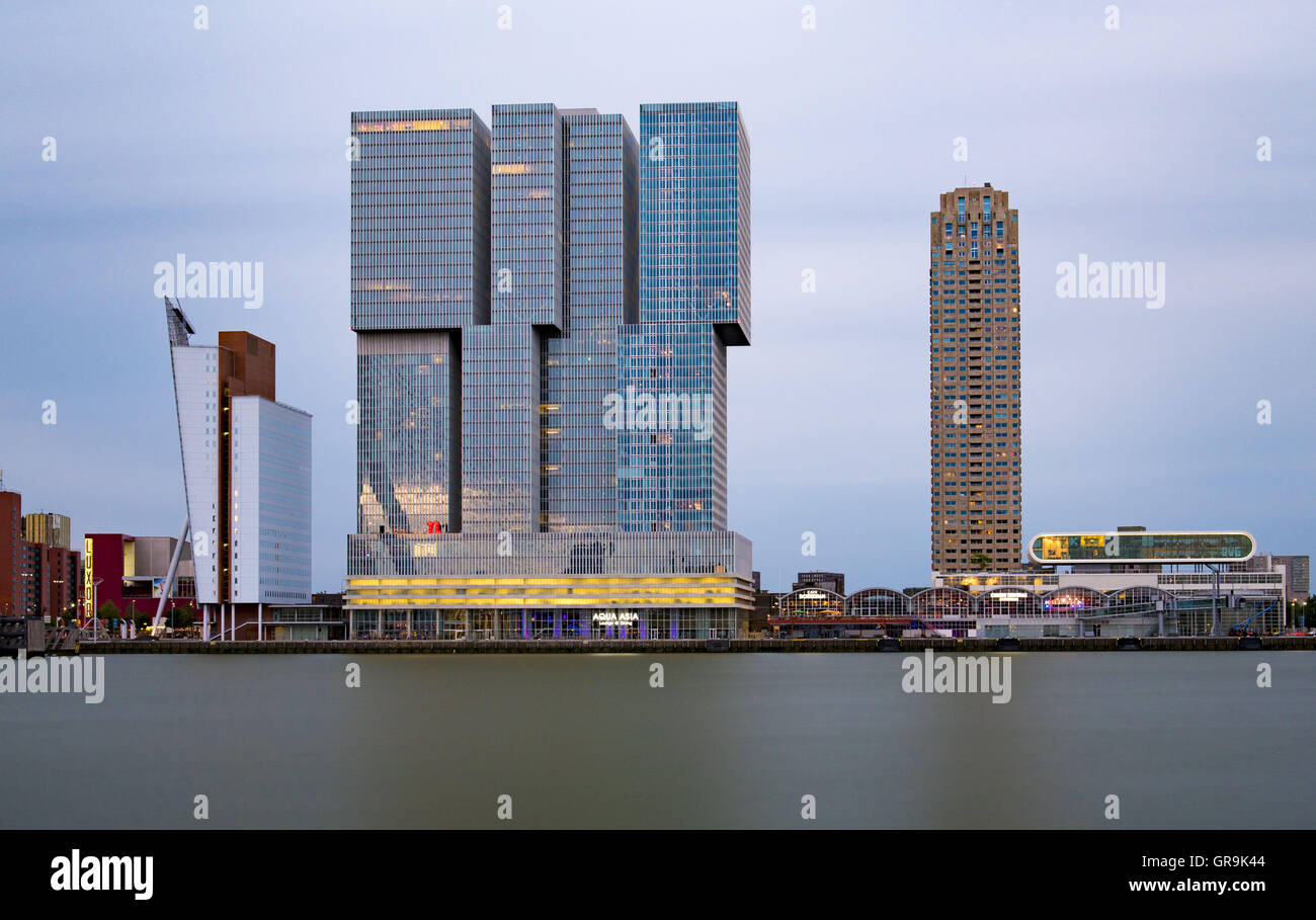 À l'horizon de Rotterdam Meuse Banque D'Images