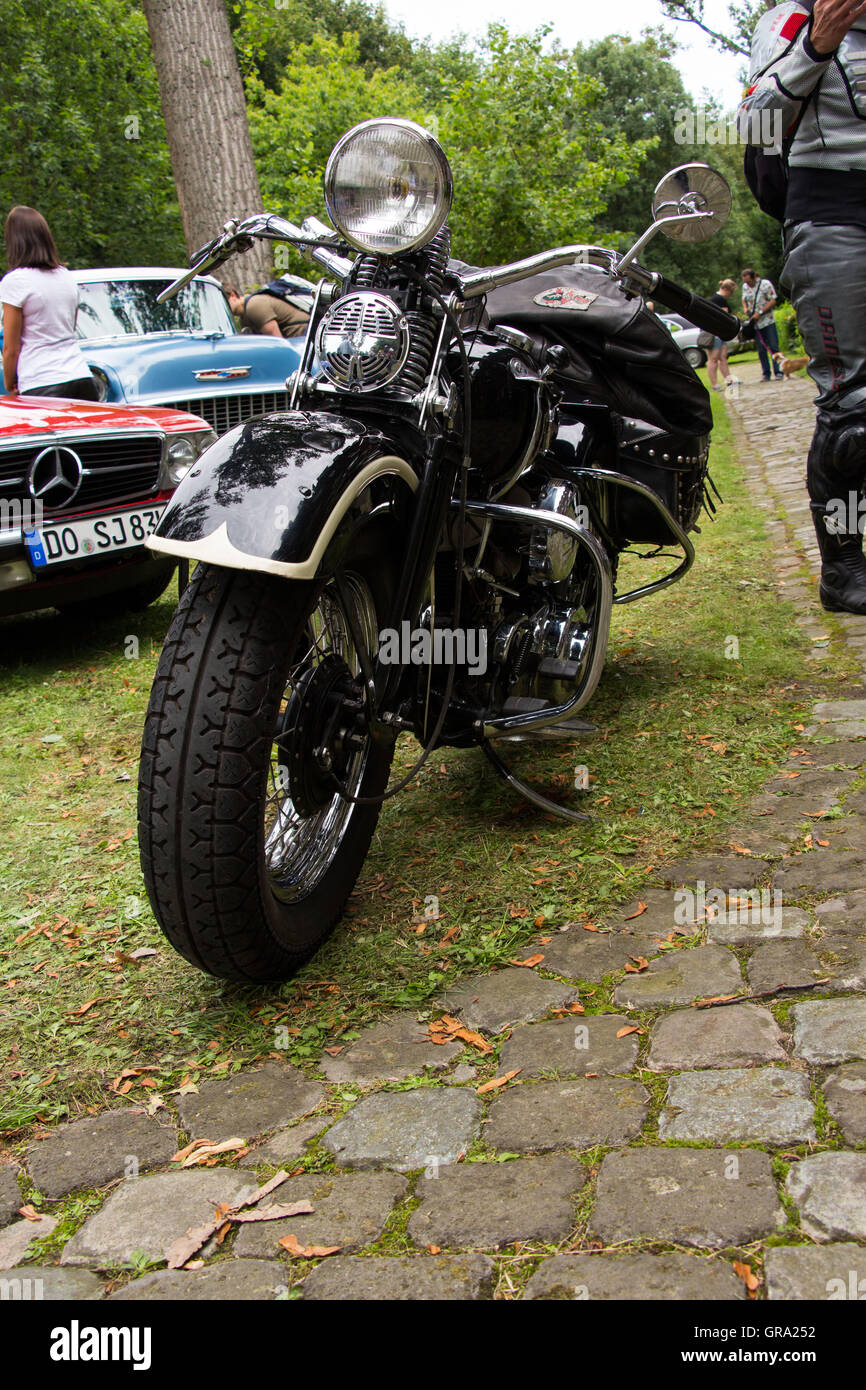 Cycles harley davidson Banque de photographies et d’images à haute ...