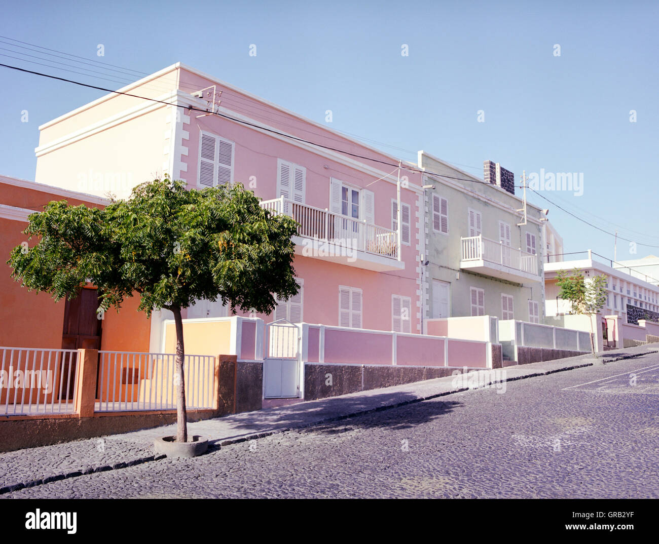 Des maisons dans la ville de Sao Felipe, Fogo, Cap-Vert, l'Afrique. Banque D'Images