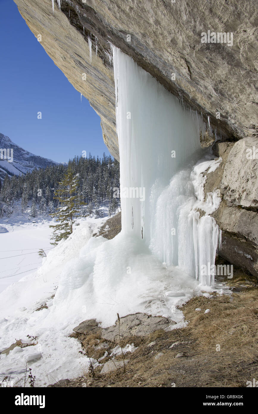 Cascade de glace près du lac Oeschinen, Kandersteg, Oberland Bernois Banque D'Images