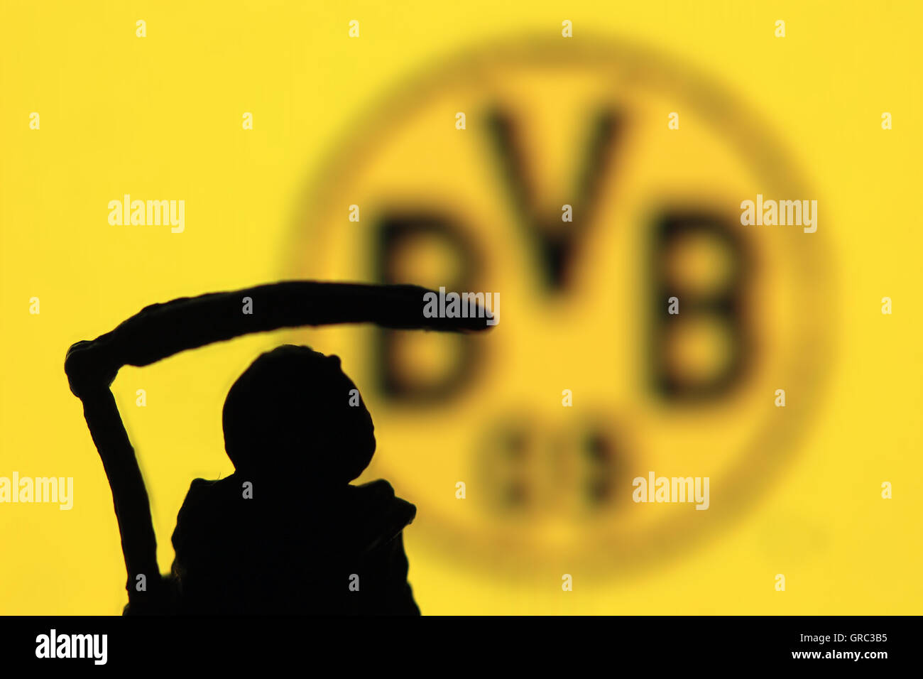 Grim Reaper avec logo du Borussia Dortmund Banque D'Images
