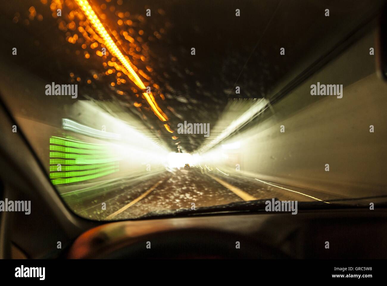 Transport, trafic, route, tunnel, lumière, vitesse Banque D'Images