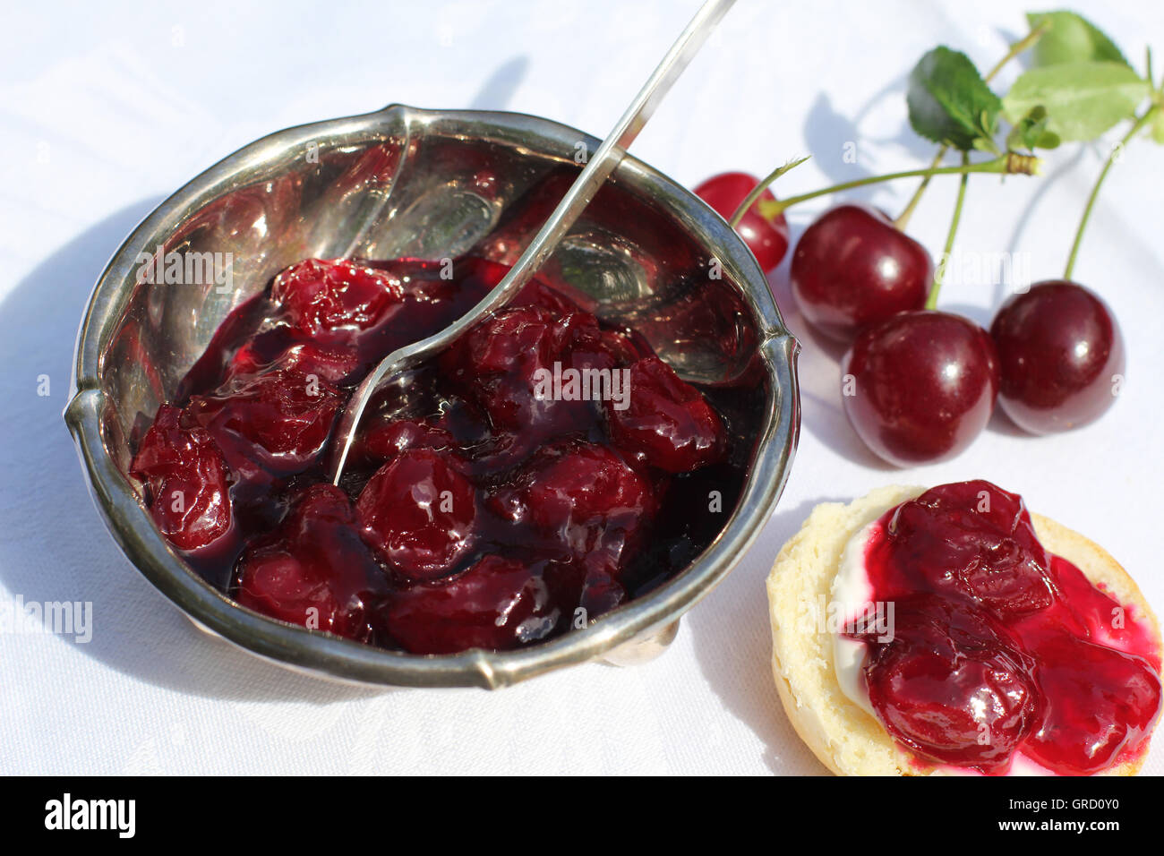 Confiture de cerises maison Banque de photographies et d’images à haute