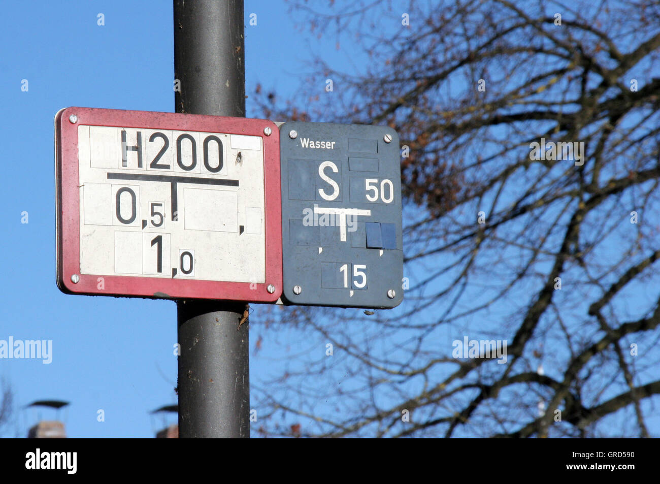 L'étiquette adhésive à Fontaine Banque D'Images