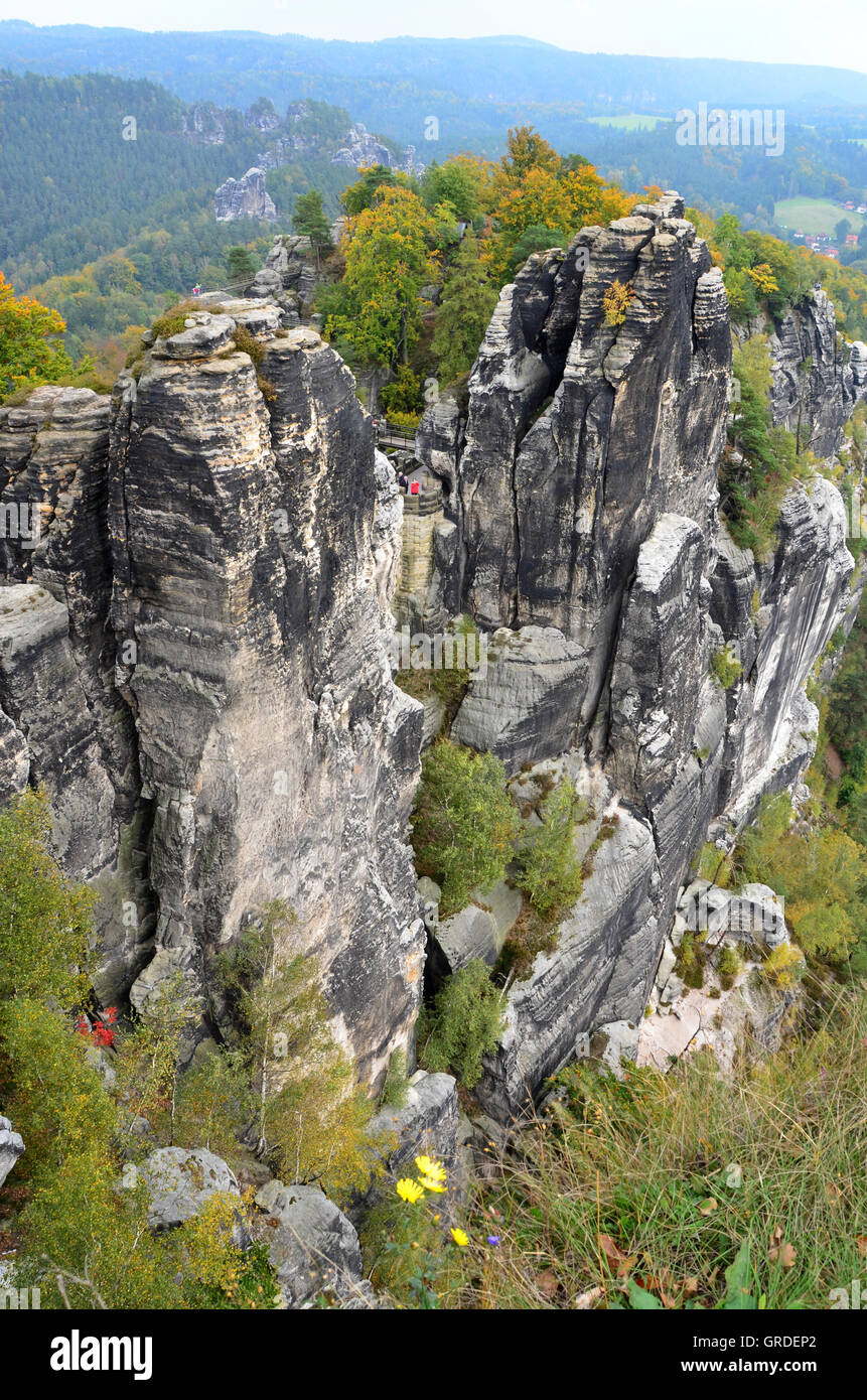 Les roches de la bastion, dans des montagnes de grès de l'Elbe, la Suisse Saxonne, Saxe, Allemagne, Europe Banque D'Images